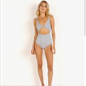Acacia Indies one piece